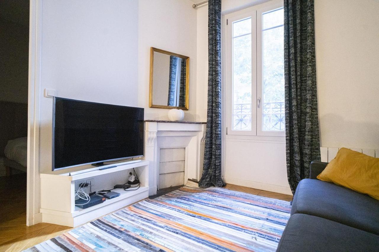 Apartment Near Montmartre Париж Екстер'єр фото